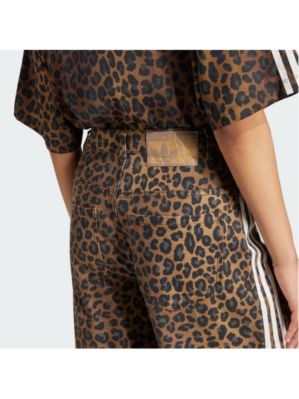 NWT Adidas Leopard Print Denim Loose Jeans Women’s Size 33 KA2680 - Picture 6 of 9
